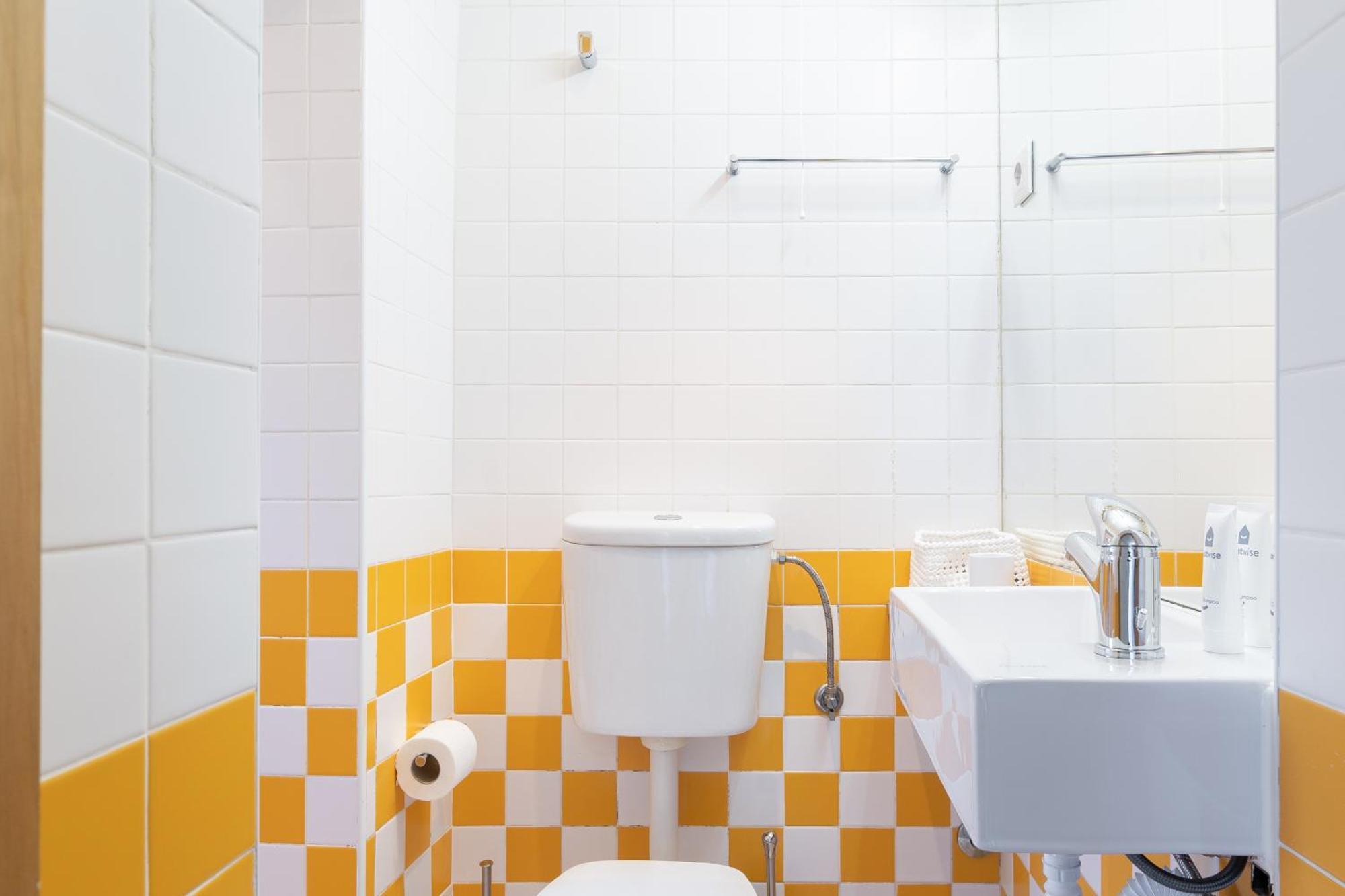 Host Wise - Modern Studios With Terrace - Walk Everywhere Porto Room photo