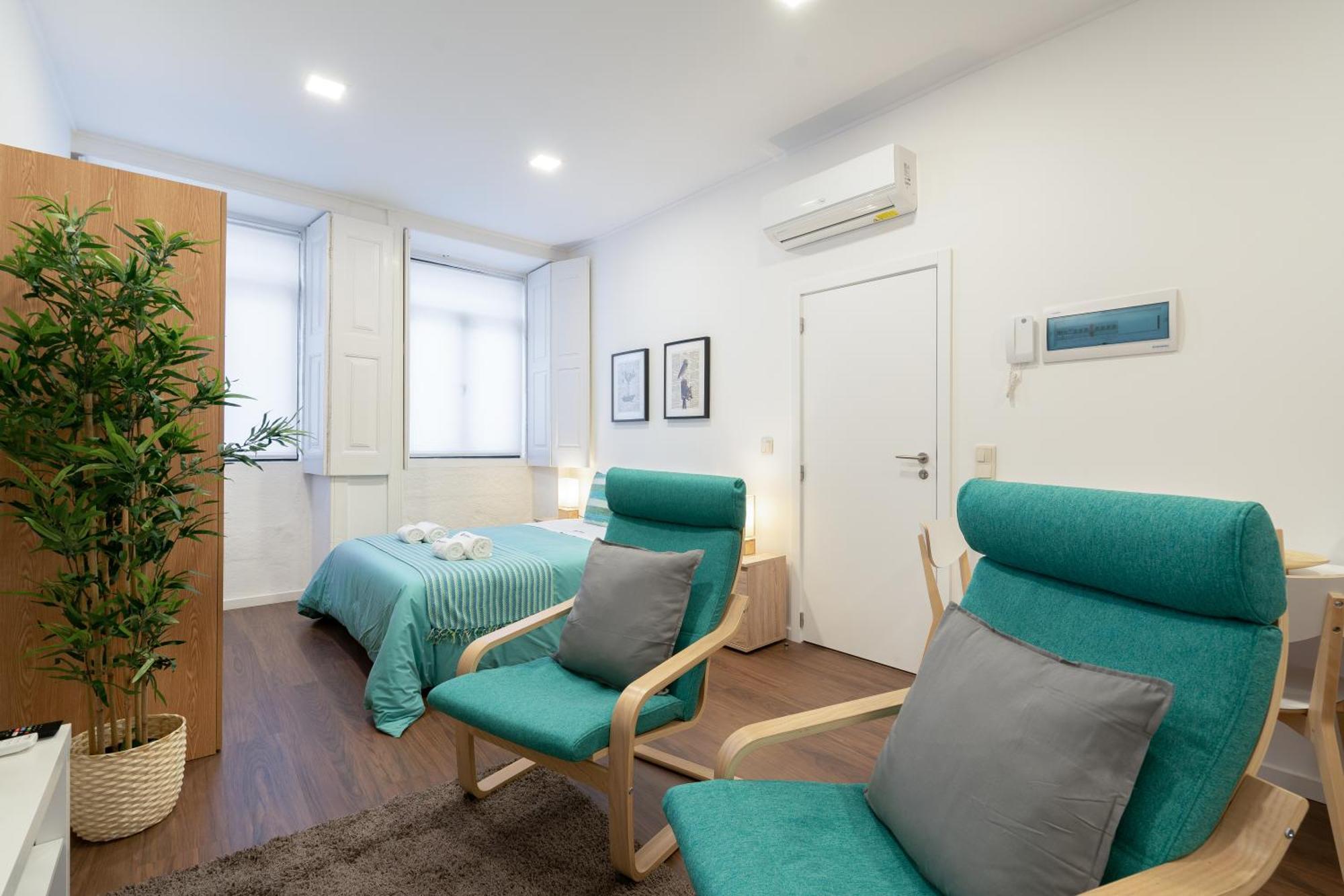 Host Wise - Modern Studios With Terrace - Walk Everywhere Porto Room photo