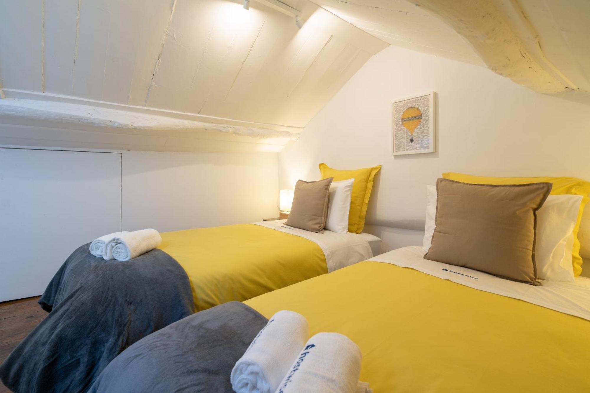 Host Wise - Modern Studios With Terrace - Walk Everywhere Porto Room photo