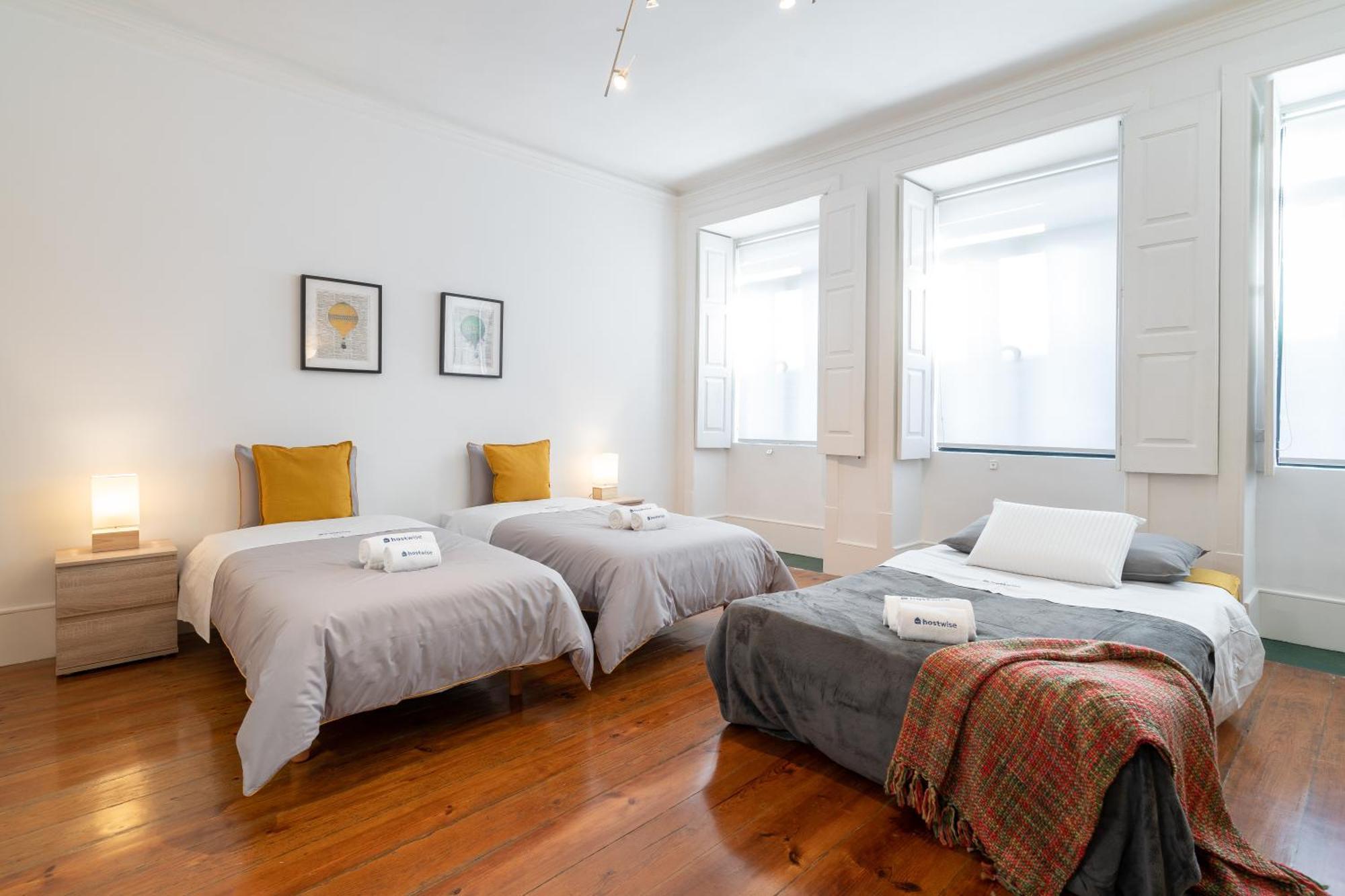 Host Wise - Modern Studios With Terrace - Walk Everywhere Porto Room photo