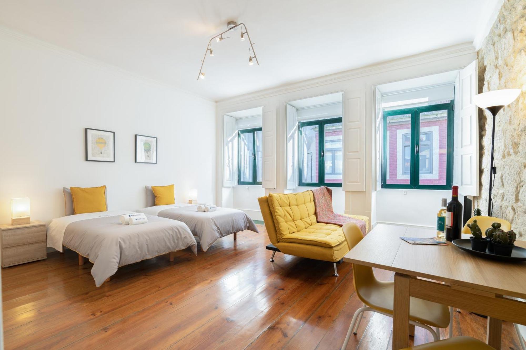 Host Wise - Modern Studios With Terrace - Walk Everywhere Porto Room photo