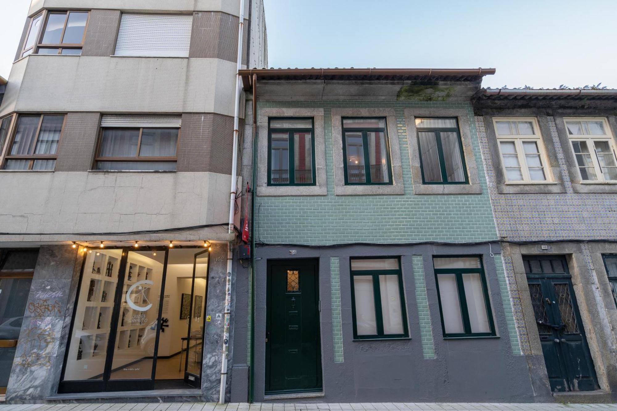 Host Wise - Modern Studios With Terrace - Walk Everywhere Porto Room photo